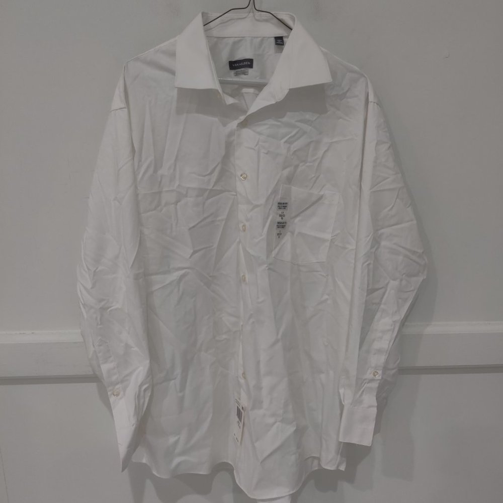 DEFECT Van Heusen  Mens Regular Fit Button Down White Size 16.5 36/37 $60 A393